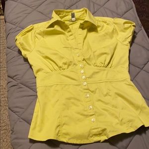 Sz 6 Banana Republic Chartreuse Short Sleeve Top